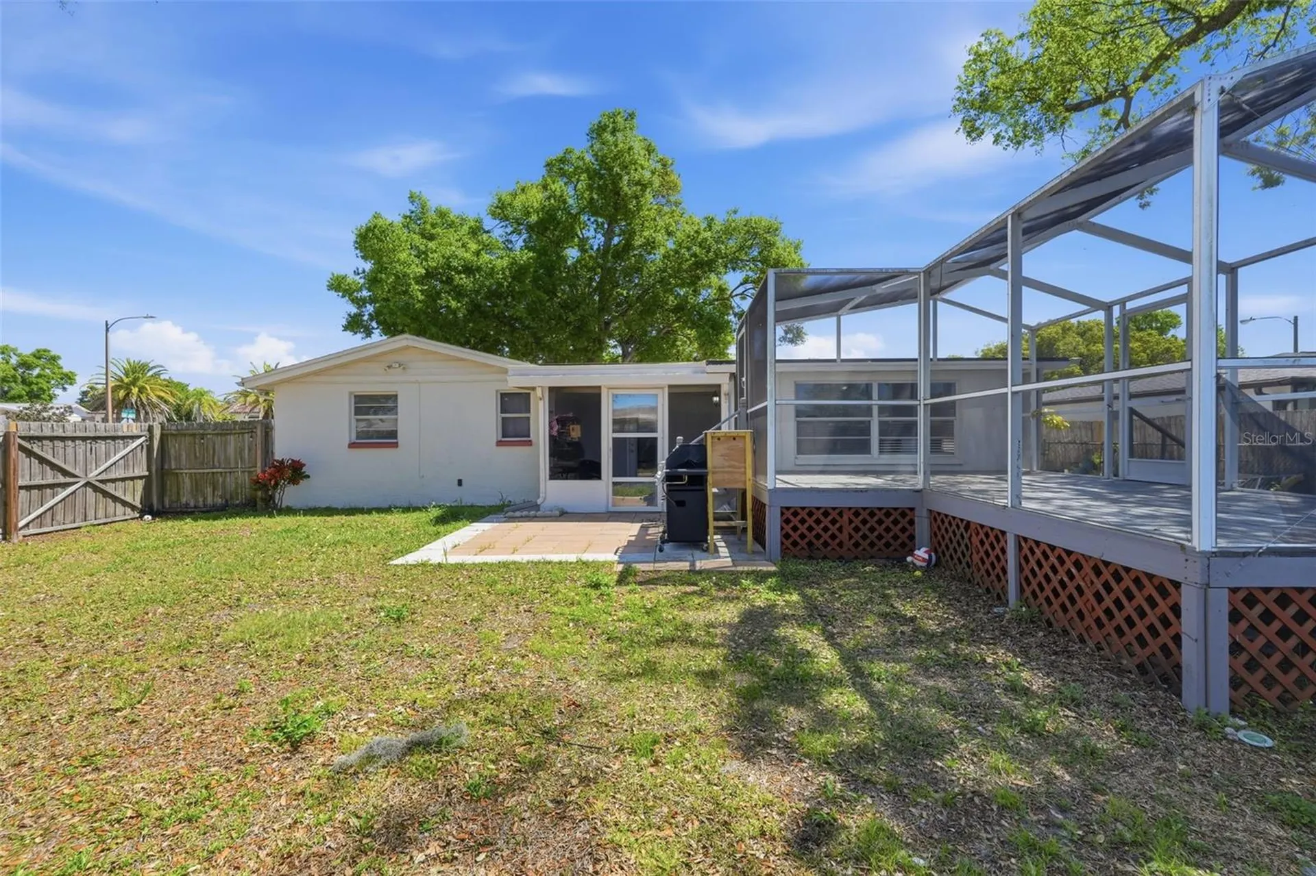 9825 Lakeside Lane Port Richey FL 34668