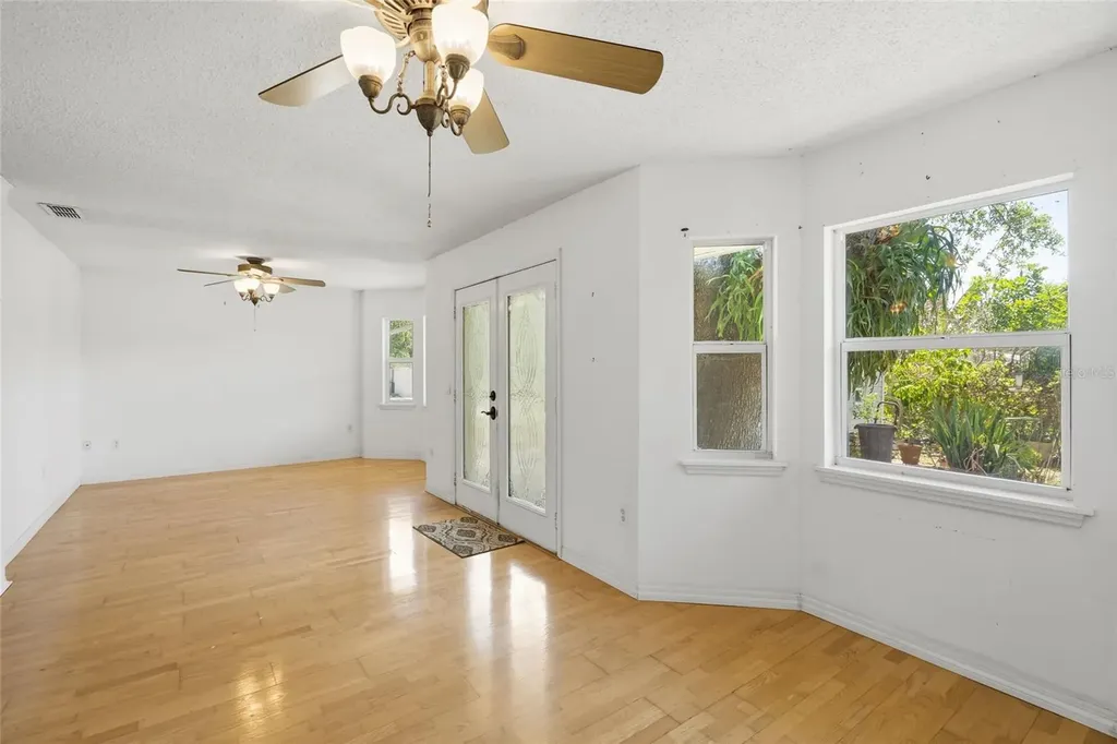 4662 Beacon Drive Sarasota FL 34232