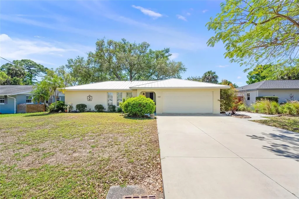 4662 Beacon Drive Sarasota FL 34232