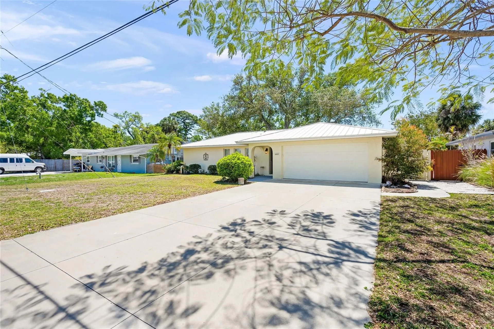 4662 Beacon Drive Sarasota FL 34232
