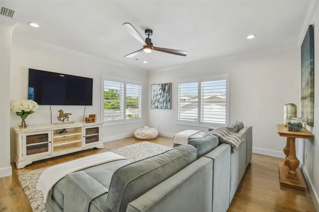 4835 W Bay Villa Avenue Tampa FL 33611
