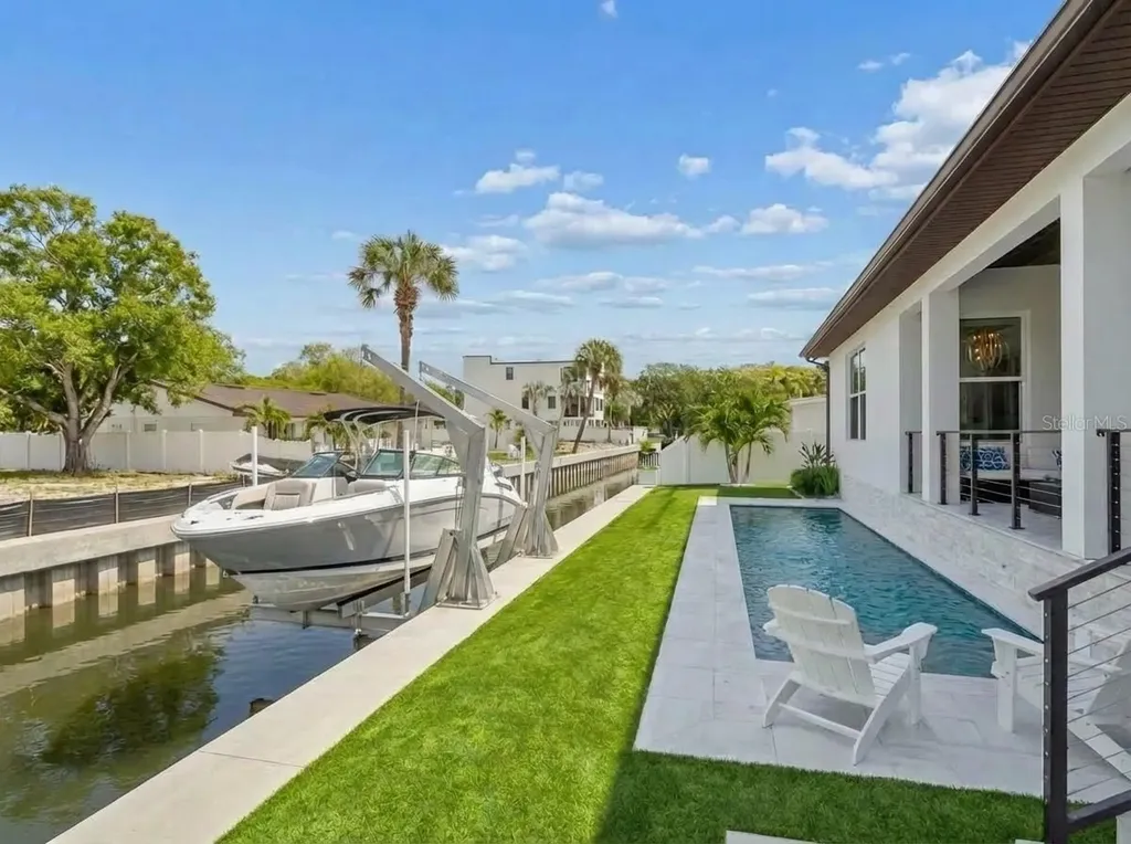 4835 W Bay Villa Avenue Tampa FL 33611