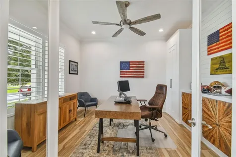 4835 W Bay Villa Avenue Tampa FL 33611