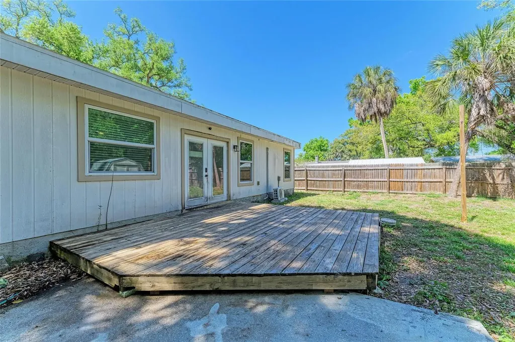 2015 22nd Street W Bradenton FL 34205
