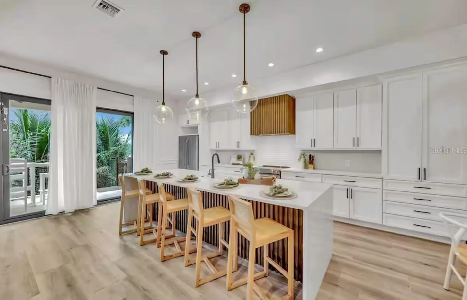 85 Avenida Messina Sarasota FL 34242