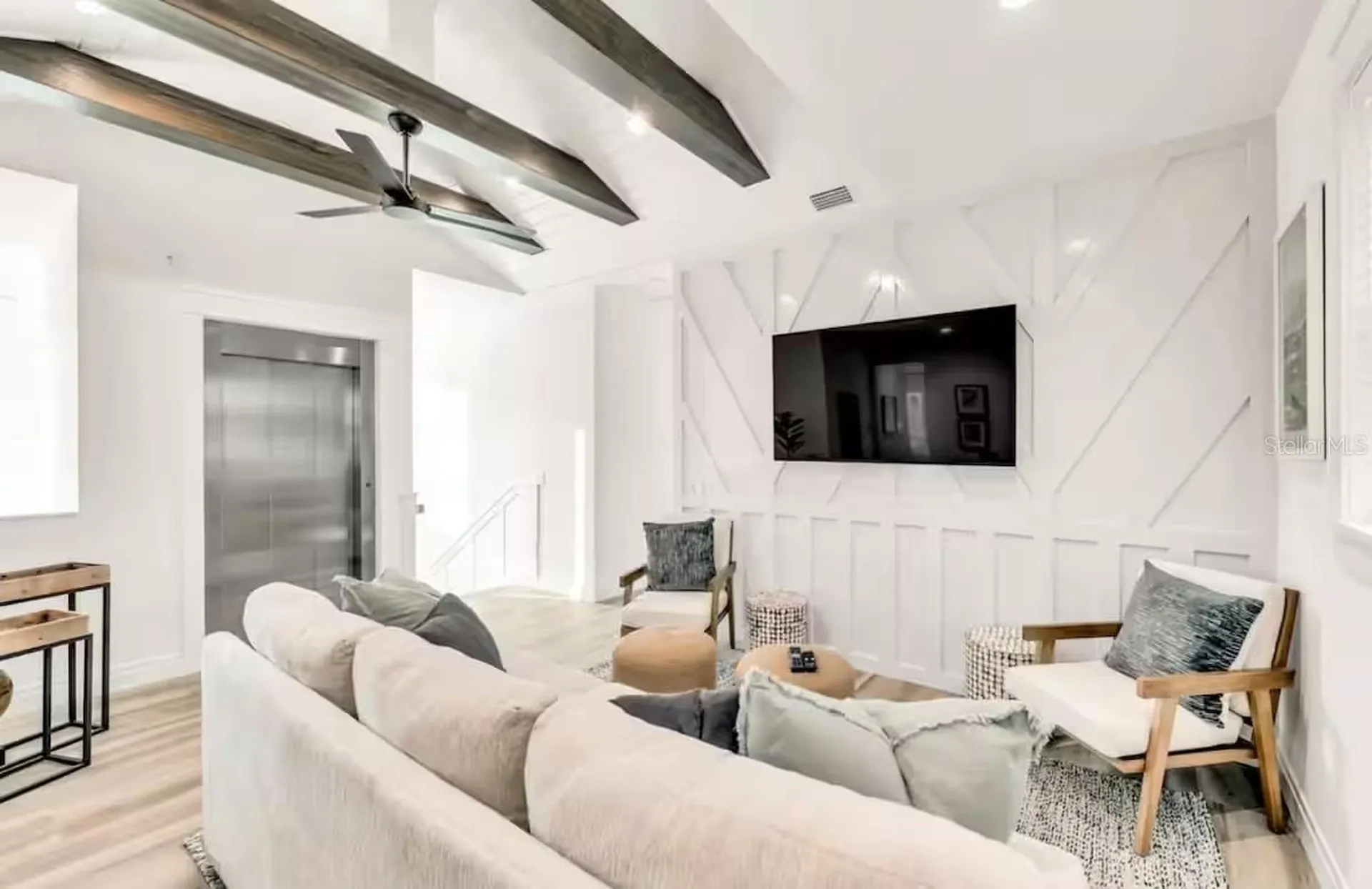 85 Avenida Messina Sarasota FL 34242