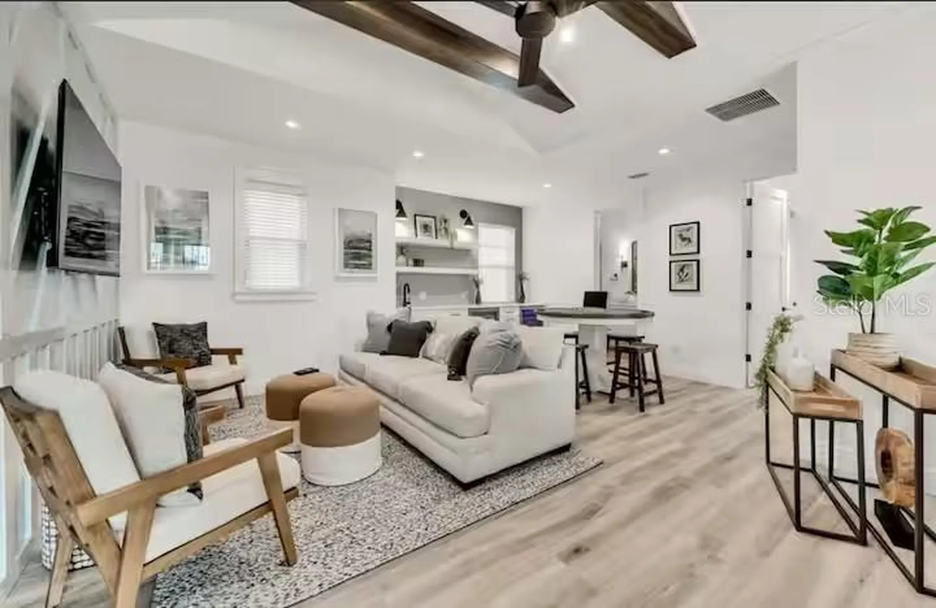 85 Avenida Messina Sarasota FL 34242