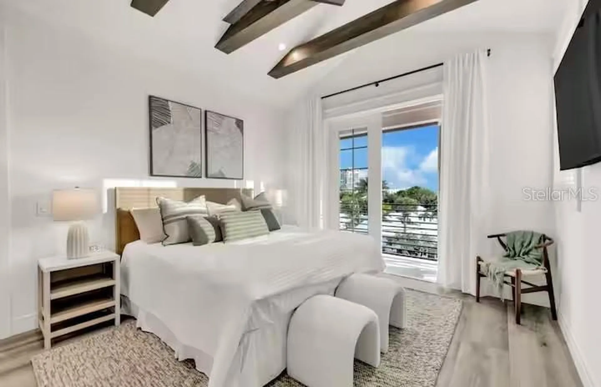 85 Avenida Messina Sarasota FL 34242