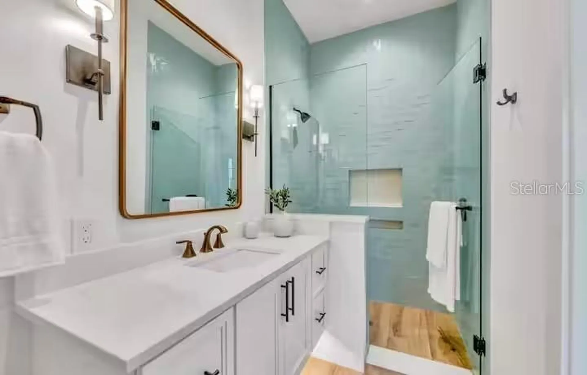 85 Avenida Messina Sarasota FL 34242