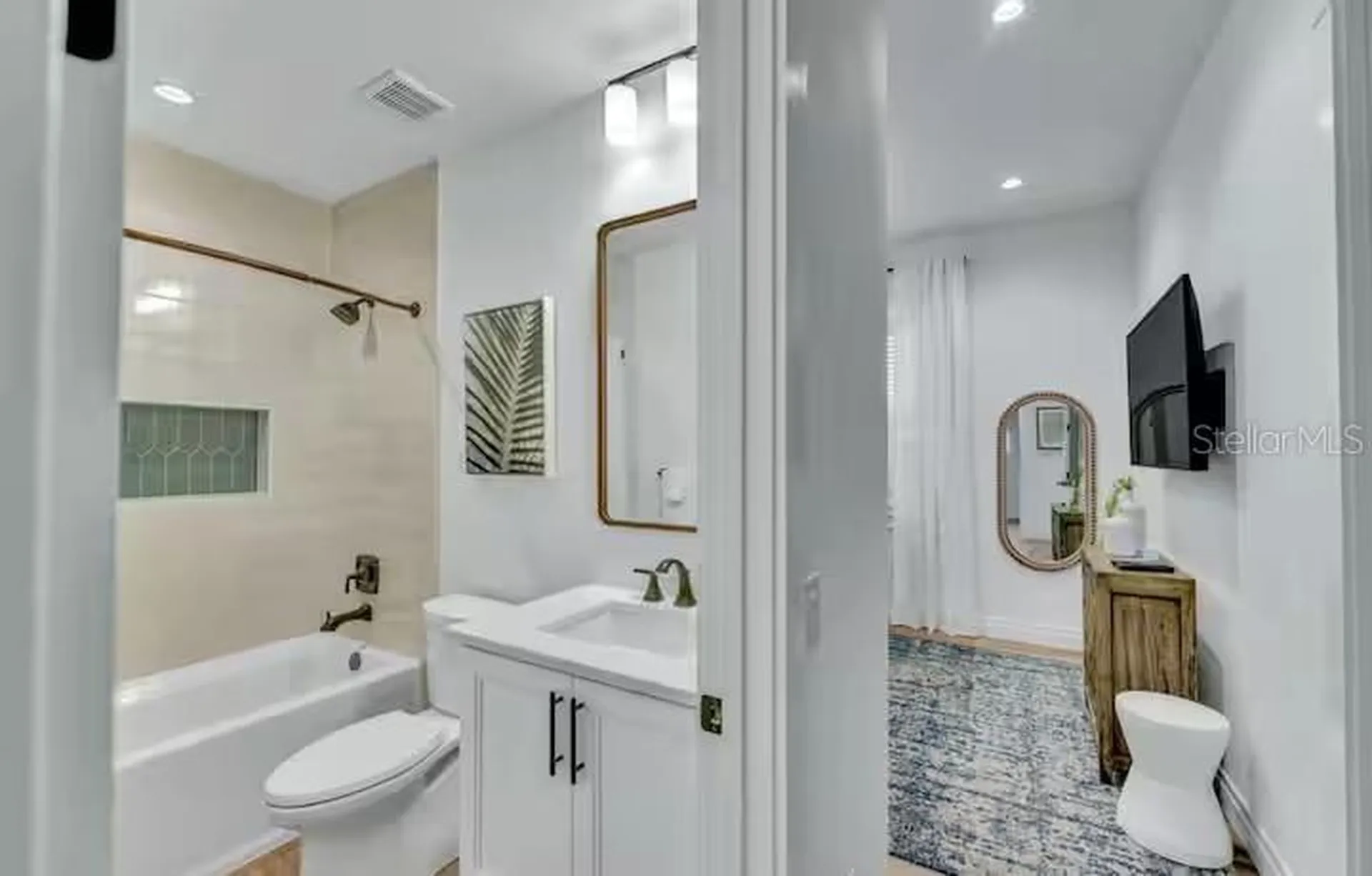 85 Avenida Messina Sarasota FL 34242