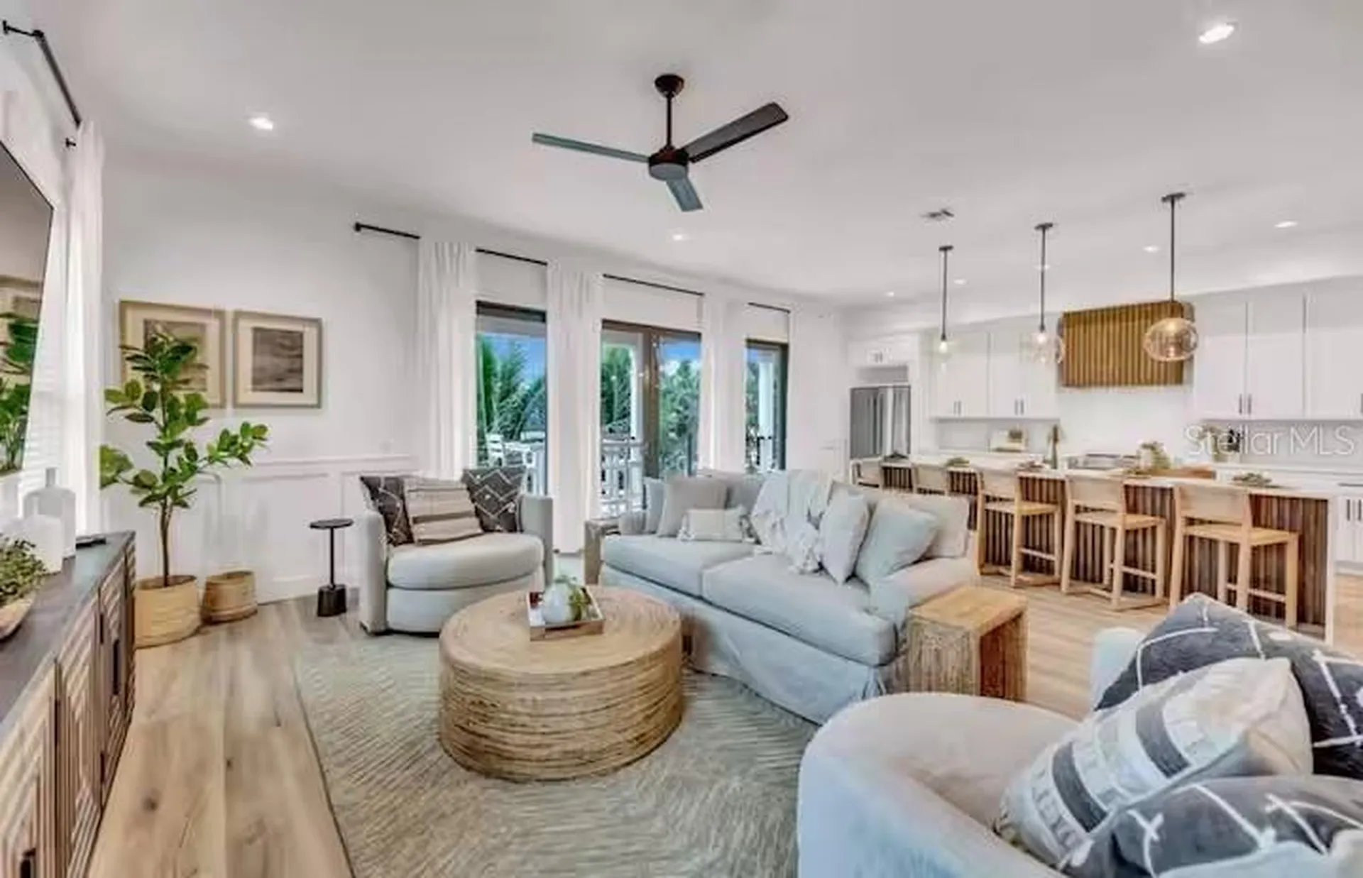 85 Avenida Messina Sarasota FL 34242