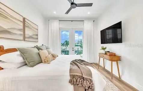 85 Avenida Messina Sarasota FL 34242