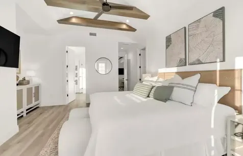 85 Avenida Messina Sarasota FL 34242