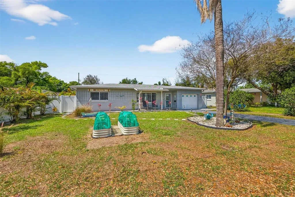 2530 51st Street N St Petersburg FL 33710