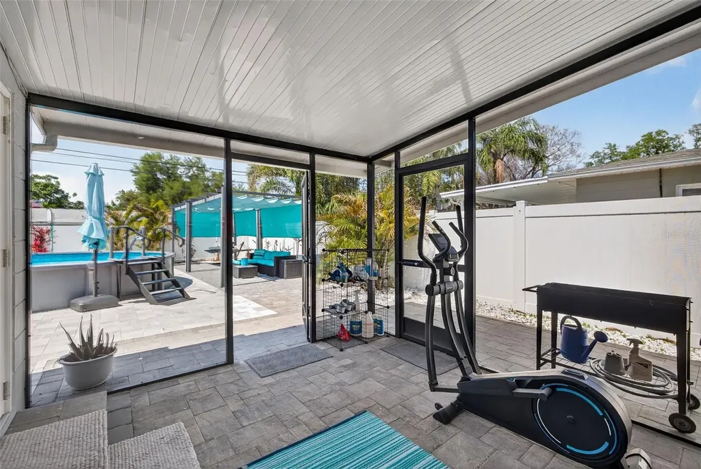 2530 51st Street N St Petersburg FL 33710