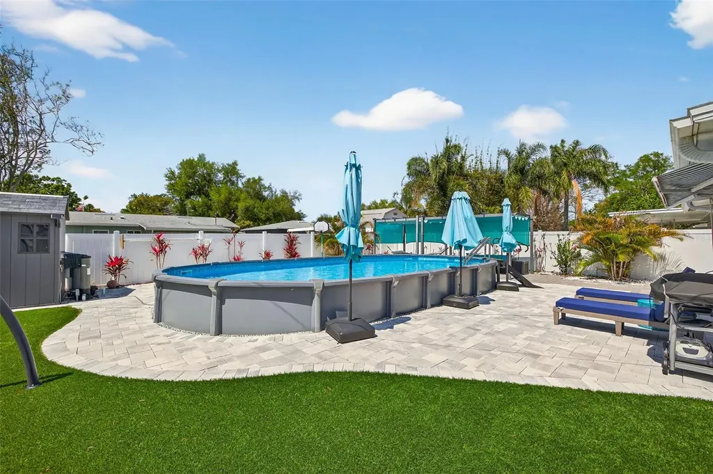 2530 51st Street N St Petersburg FL 33710