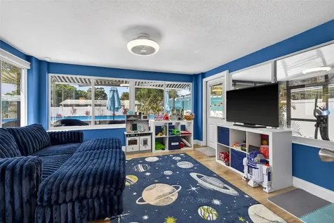 2530 51st Street N St Petersburg FL 33710