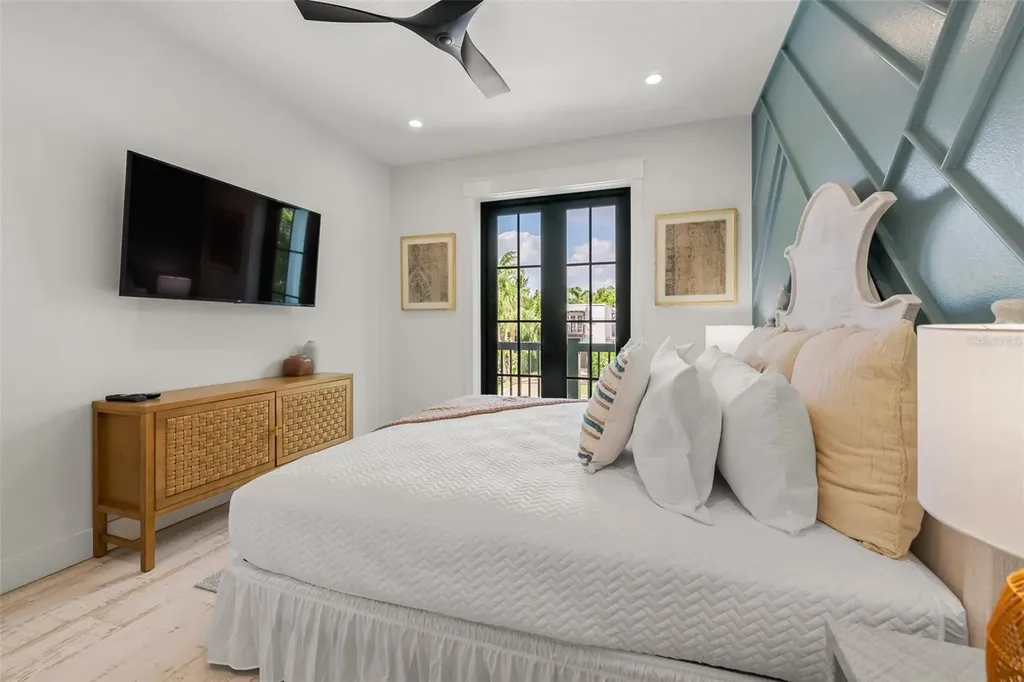 128 Fillmore Drive Sarasota FL 34236