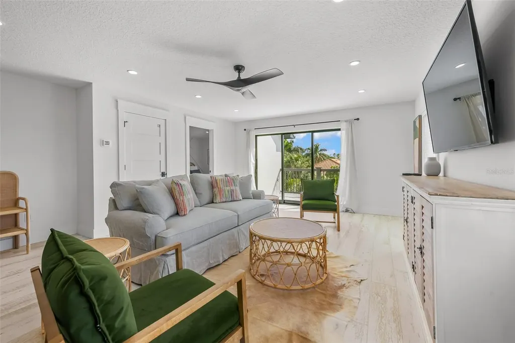 128 Fillmore Drive Sarasota FL 34236