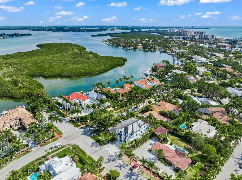 128 Fillmore Drive Sarasota FL 34236