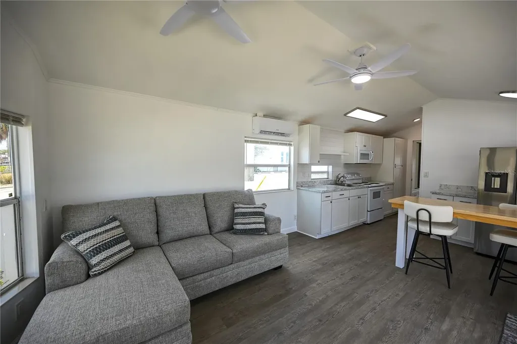 6720 Park Boulevard N Pinellas Park FL 33781