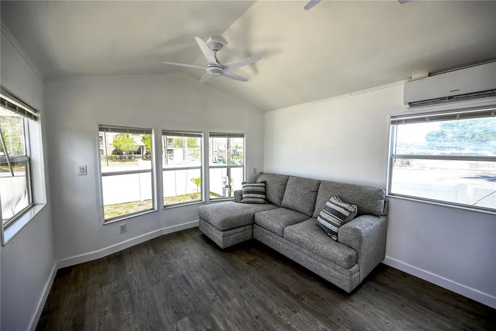 6720 Park Boulevard N Pinellas Park FL 33781