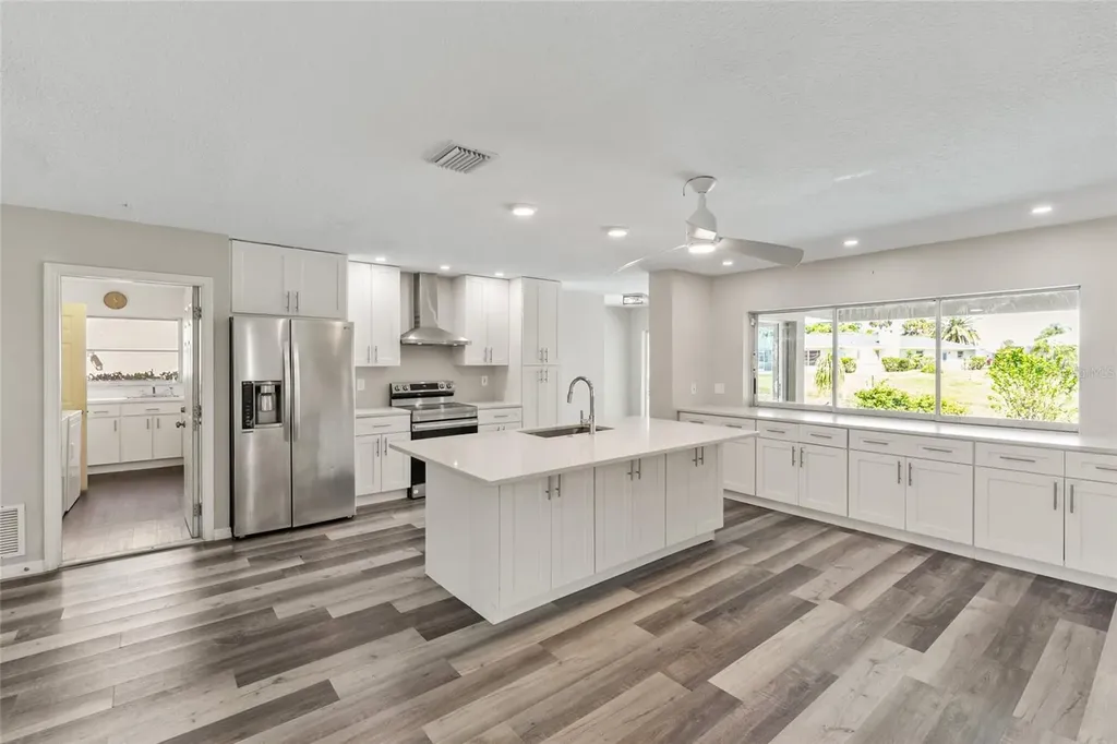 1009 Kings Court Venice FL 34293