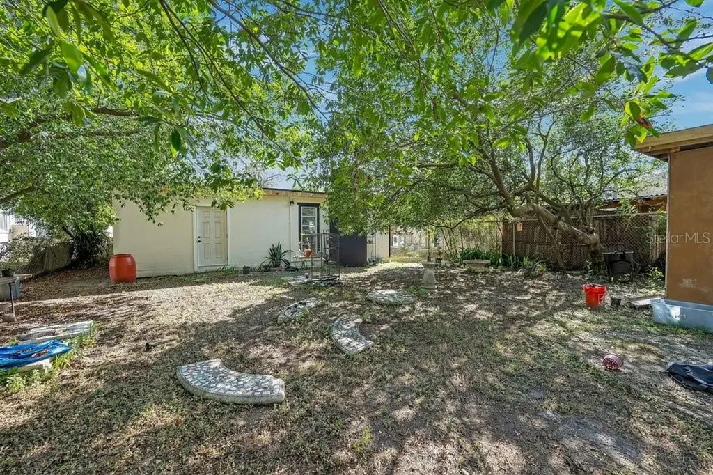 1304 E Osborne Tampa FL 33603