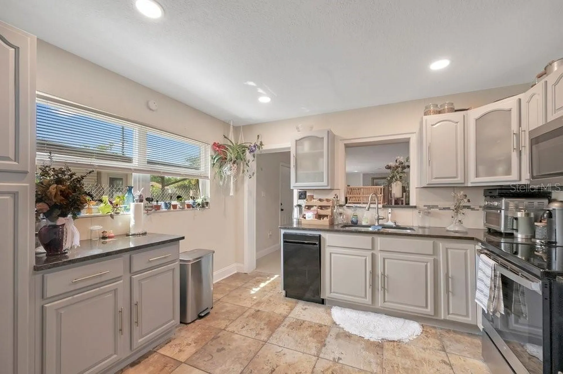 1304 E Osborne Tampa FL 33603