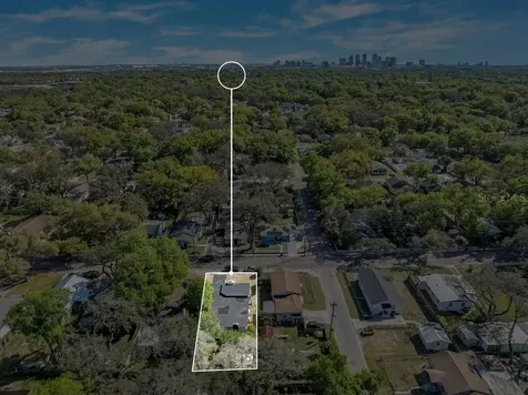 1304 E Osborne Tampa FL 33603