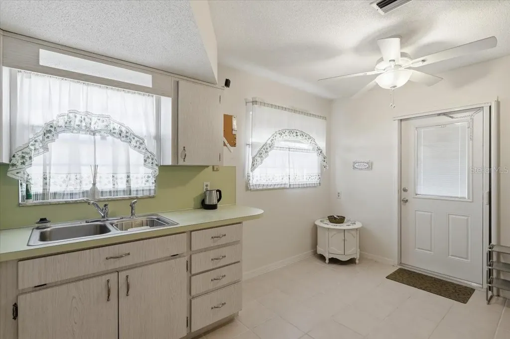 7787 39th Terrace N St Petersburg FL 33709