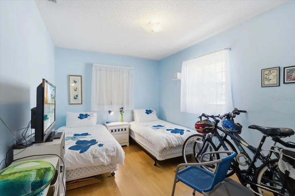 7787 39th Terrace N St Petersburg FL 33709