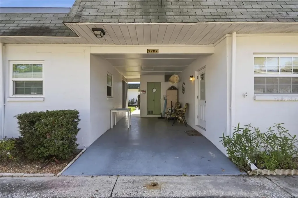 7787 39th Terrace N St Petersburg FL 33709