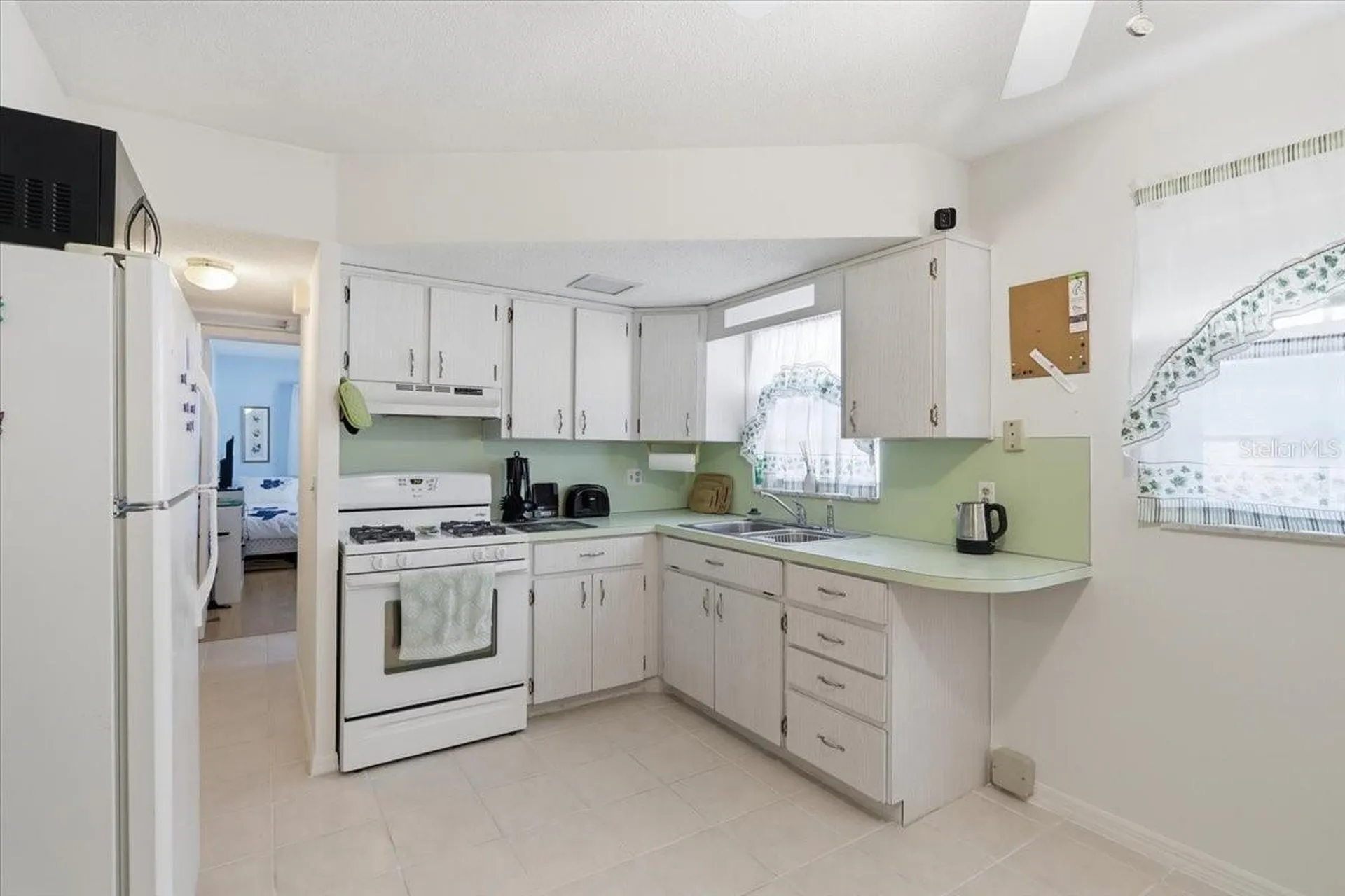 7787 39th Terrace N St Petersburg FL 33709