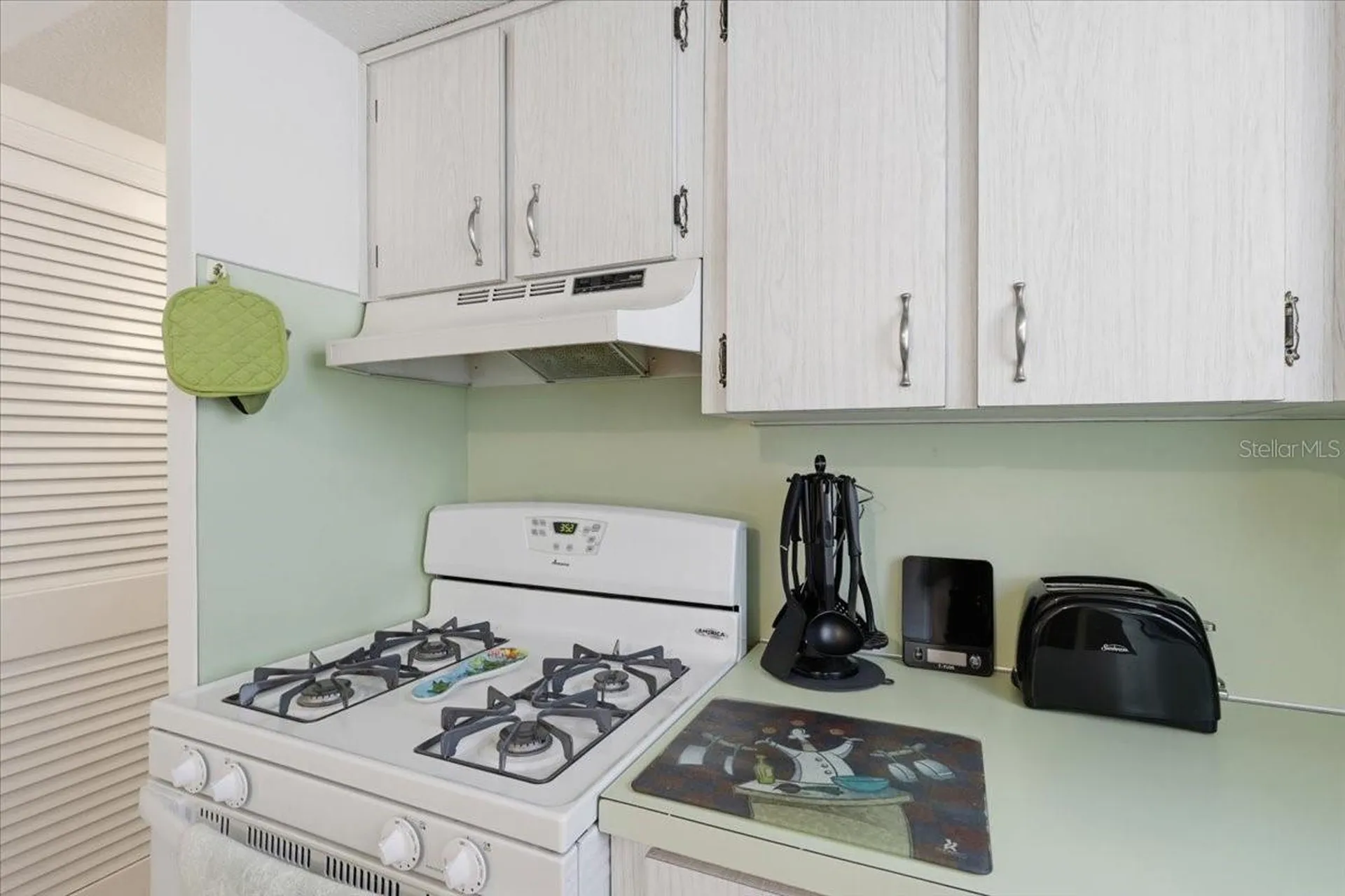 7787 39th Terrace N St Petersburg FL 33709