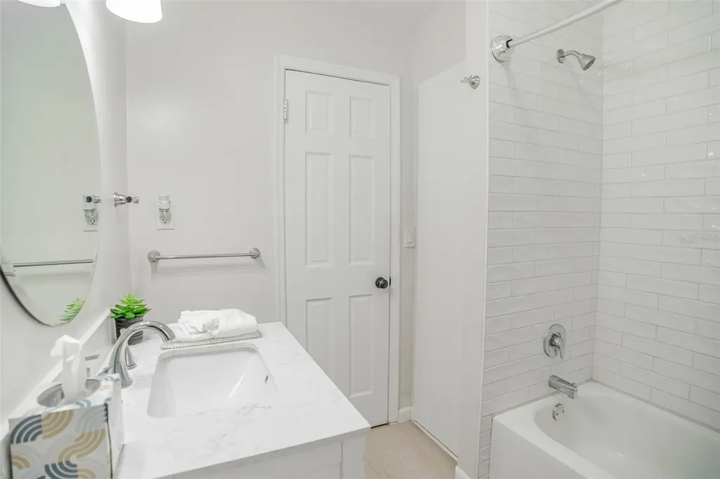 121 Leon Avenue Deland FL 32720