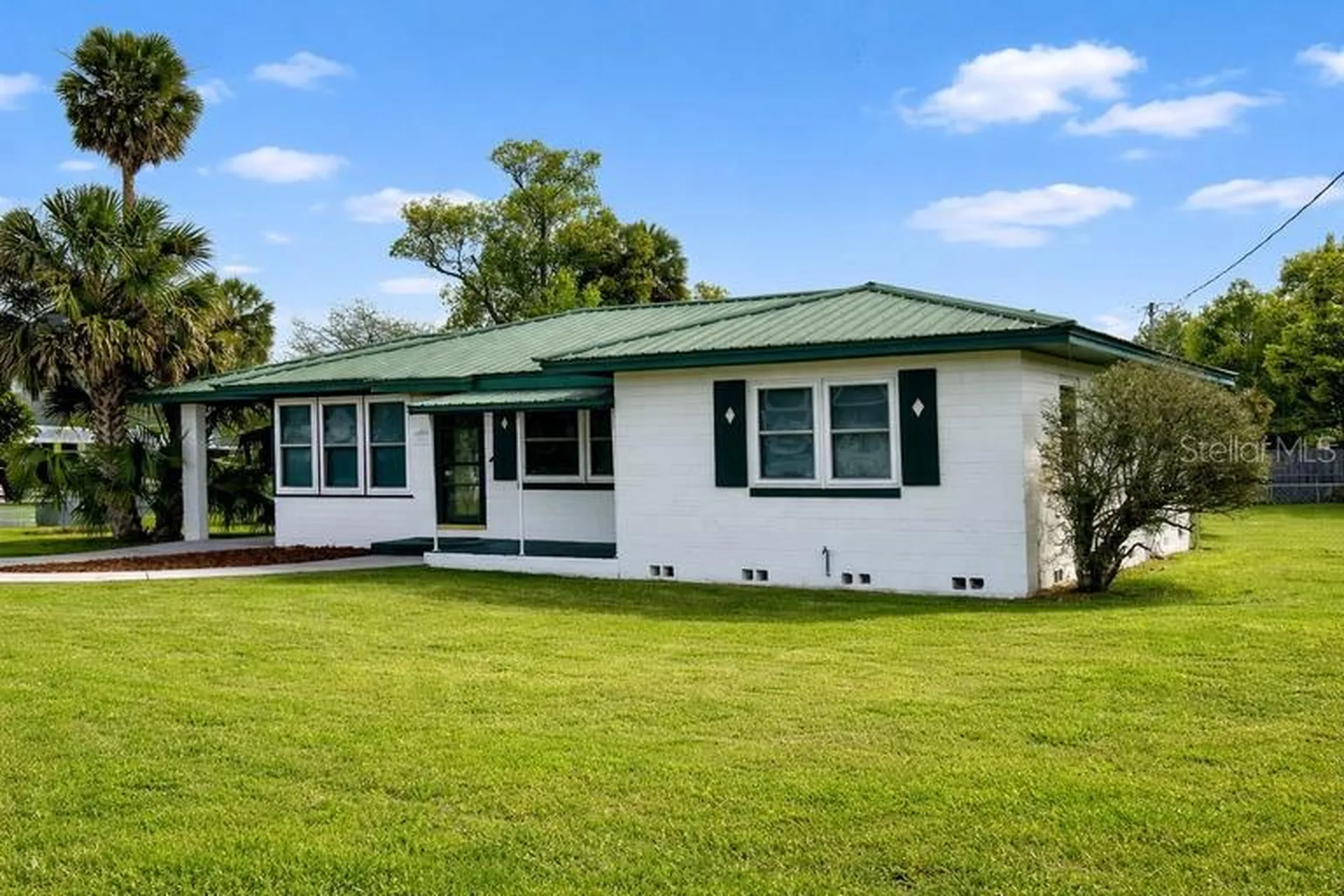 121 Leon Avenue Deland FL 32720