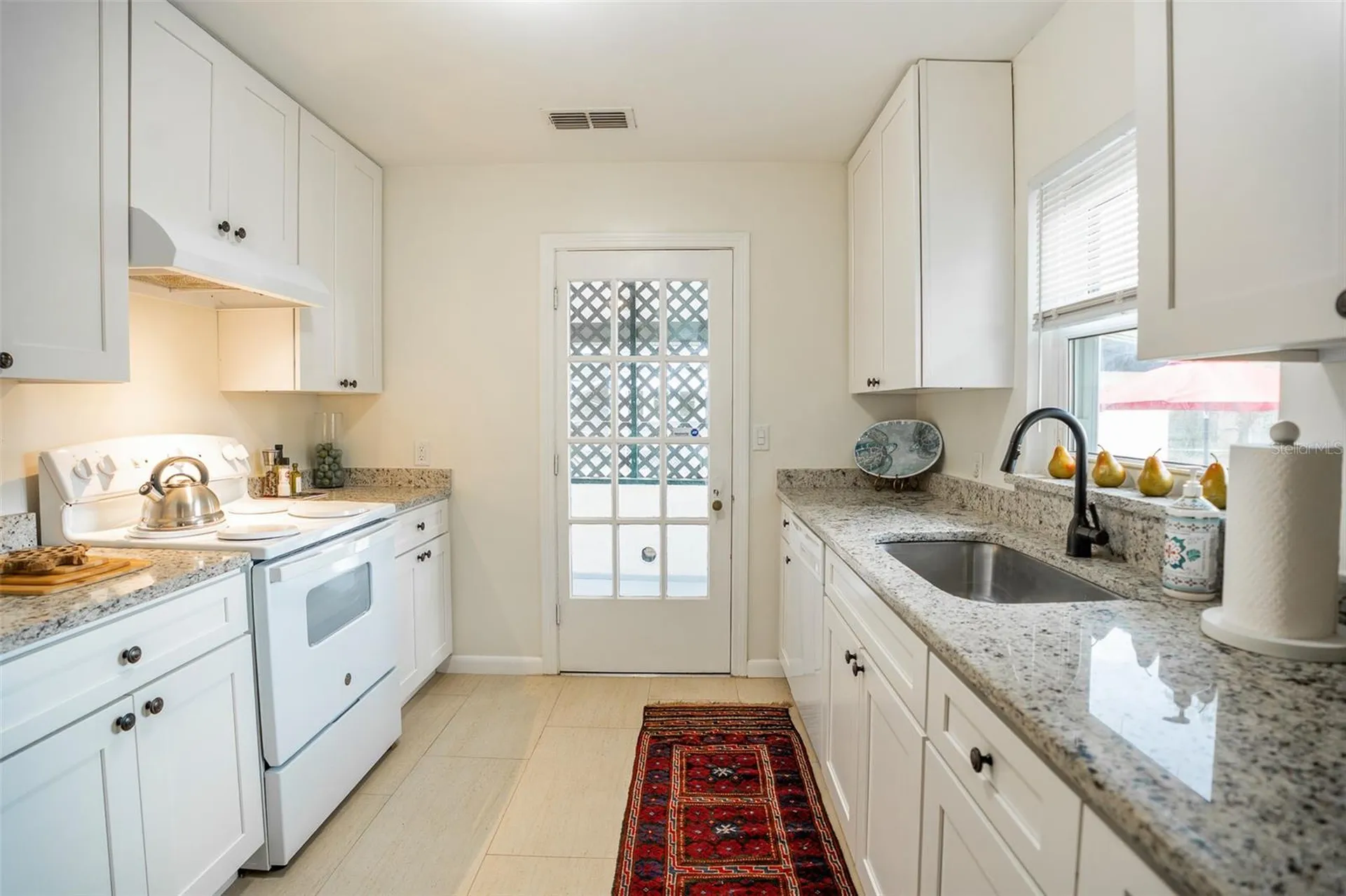 121 Leon Avenue Deland FL 32720
