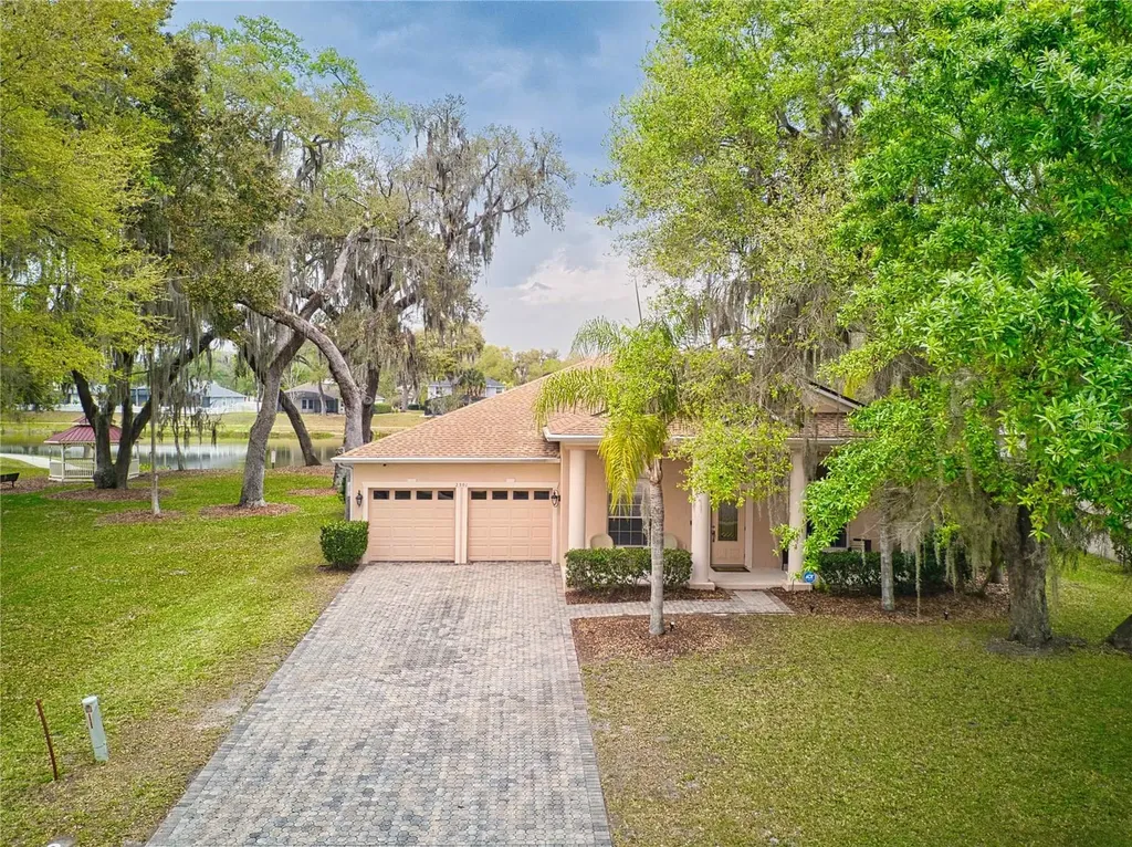 2301 Rambling Oaks Way Kissimmee FL 34746