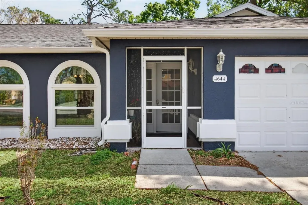4644 Hamlets Grove Drive Sarasota FL 34235