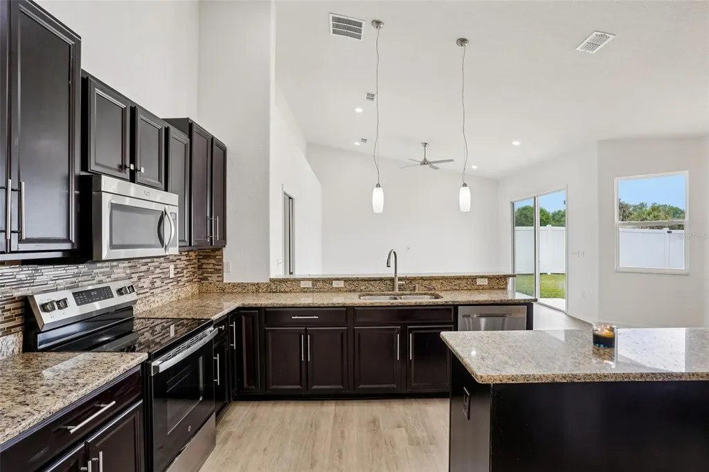 12371 NE 48th Circle Oxford FL 34484
