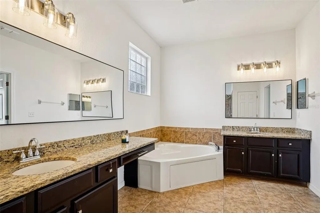 12371 NE 48th Circle Oxford FL 34484