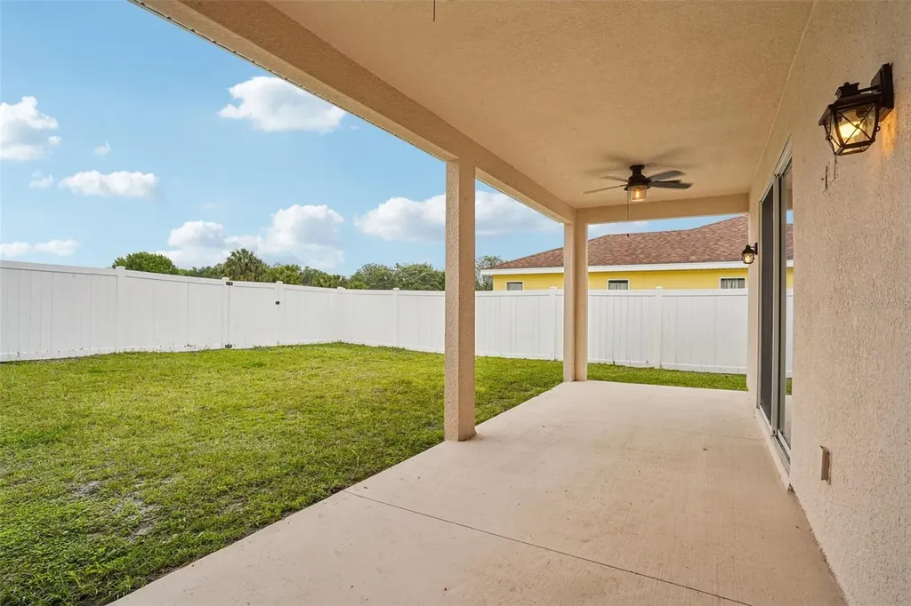 12371 NE 48th Circle Oxford FL 34484