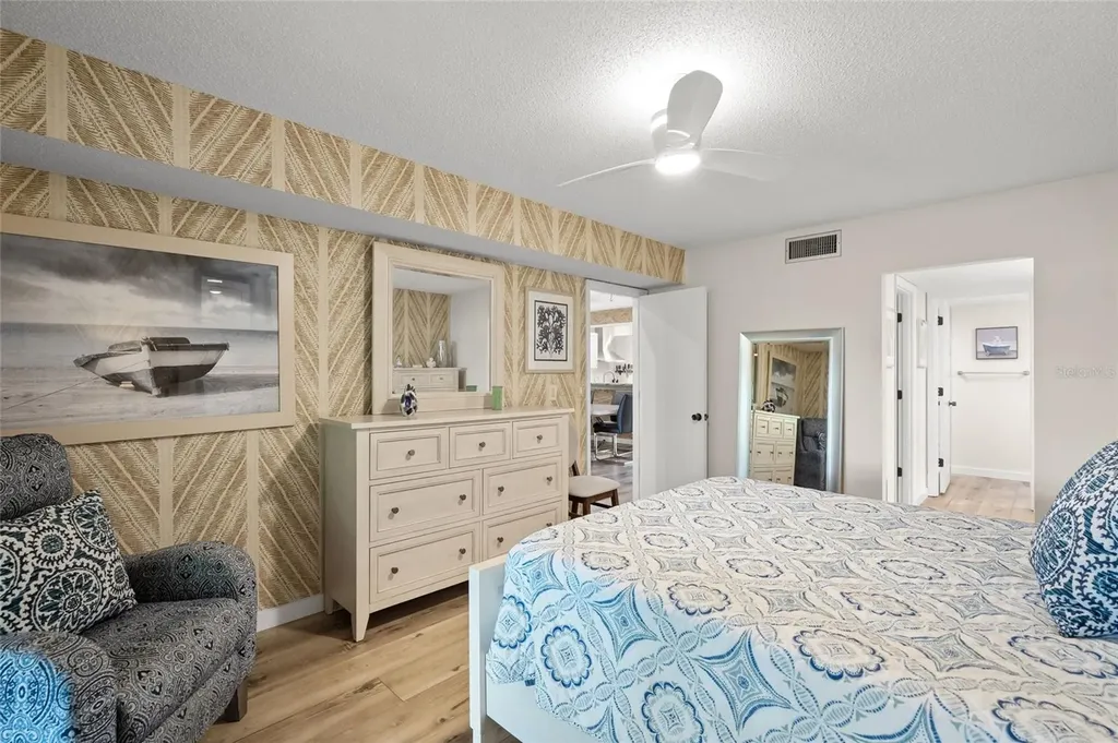 4737 Chandlers Forde Sarasota FL 34235