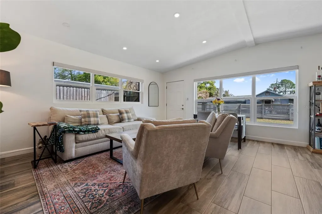 5218 Dexter Street Orlando FL 32807
