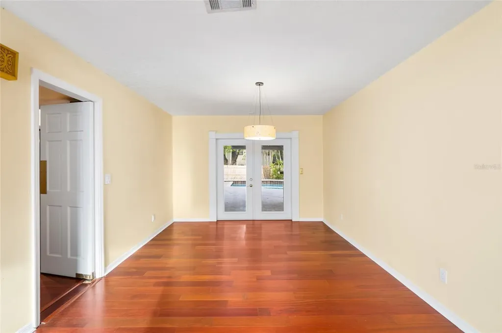 631 Gillette Avenue Temple Terrace FL 33617