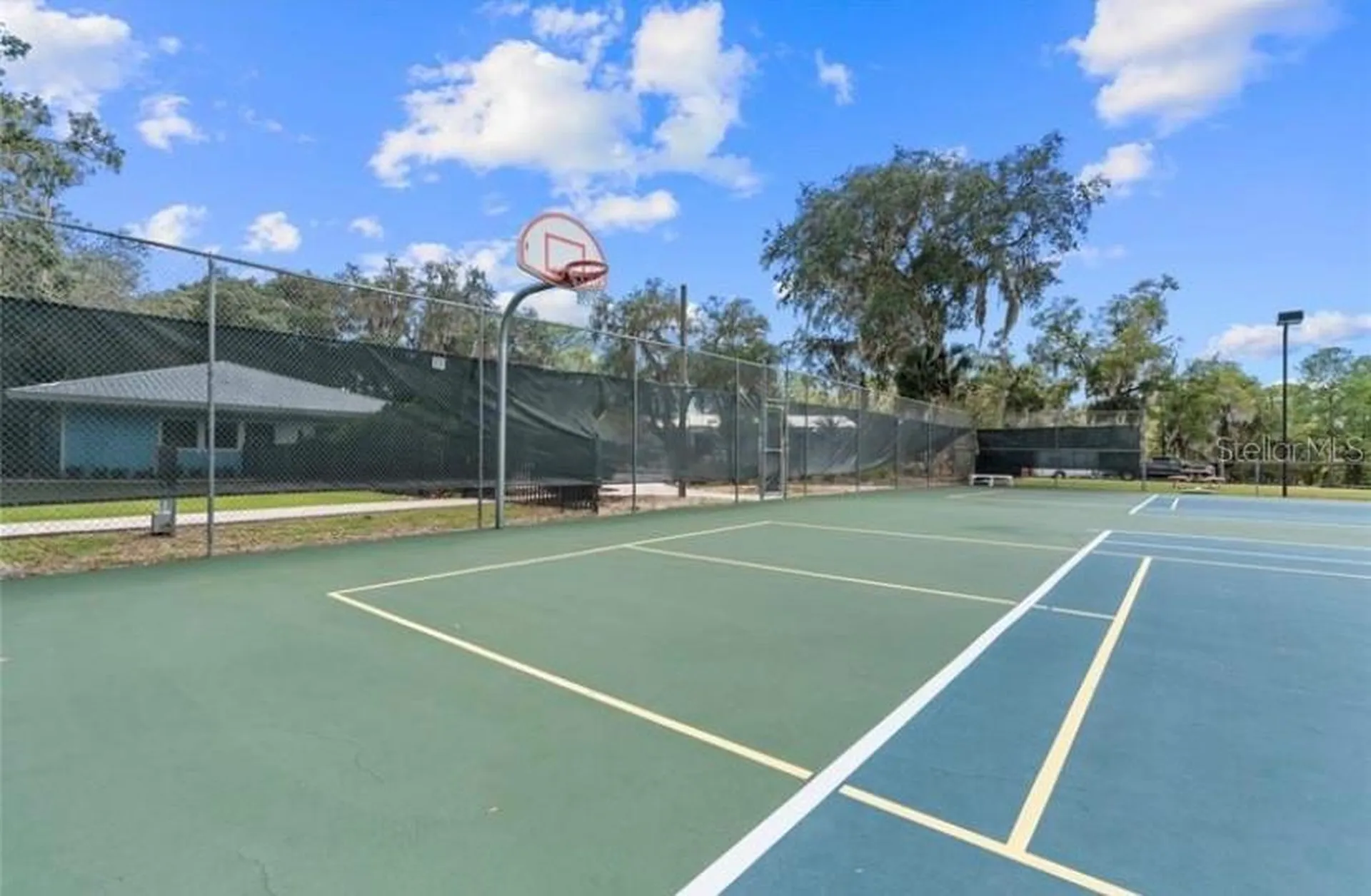 18970 SW 99th Street Dunnellon FL 34432
