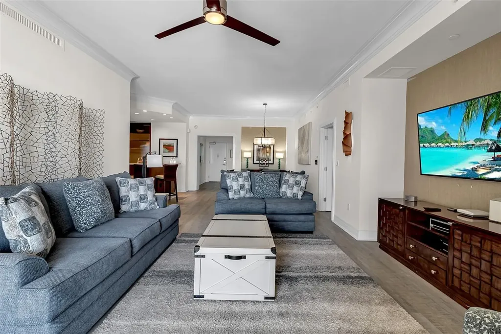 915 Seaside Drive Sarasota FL 34242