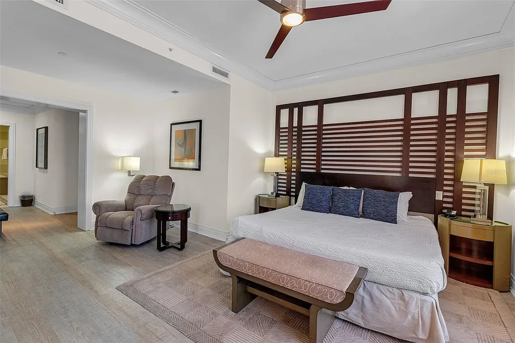 915 Seaside Drive Sarasota FL 34242