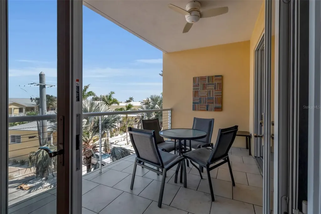 915 Seaside Drive Sarasota FL 34242